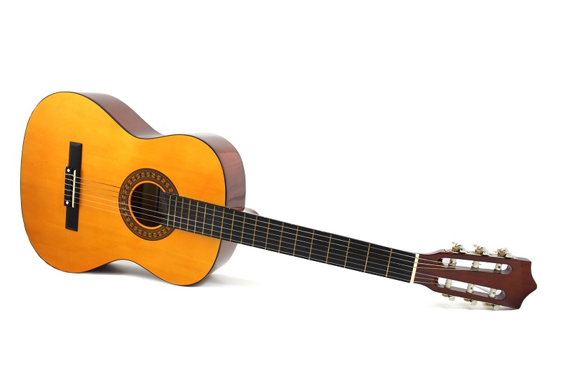 5 FLAMENCO GUITARISTS THAT WE RECOMMEND LISTENING TO