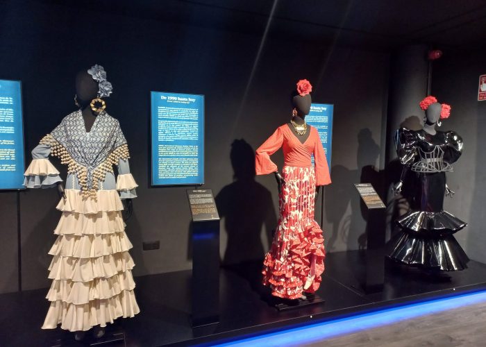 museo del traje de flamenca en el palacio andaluz